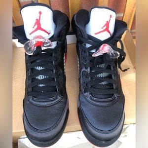 Youth Air Jordan 5 Retro (GS). Black/Red. Size 6.5Y